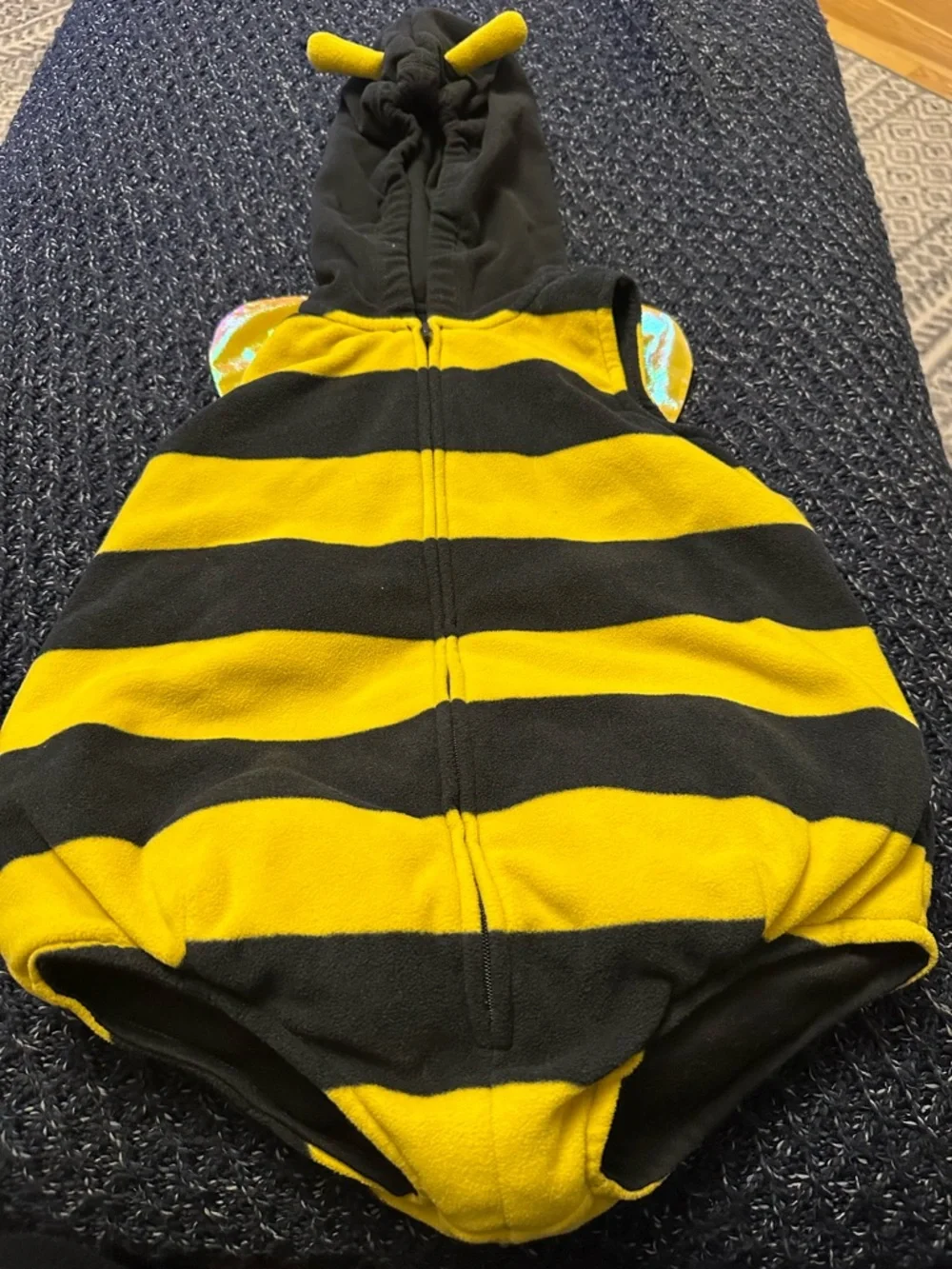 Carter’s Bumble Bee Halloween Costume 24M - Picture 1 of 4